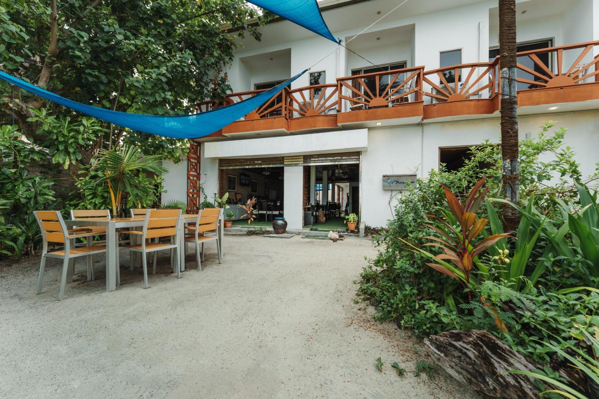 Maamadi Boutique Hotell Maafushi Exteriör bild