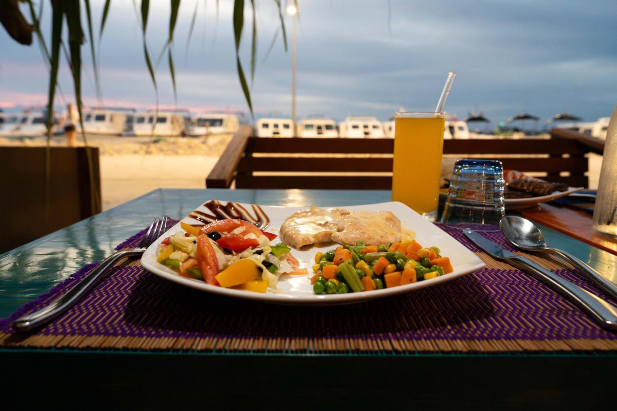 Maamadi Boutique Hotell Maafushi Exteriör bild